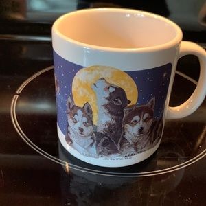 Coffee/ Hot Chocolate/Hot Tea Alaska Huskies Mug. Like New